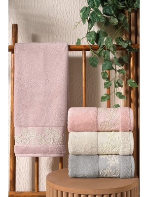 Fiesta %100 Penye Pamuklu Kort Nakışlı 50X90 4 Lü Kutulu El Yüz Havlusu