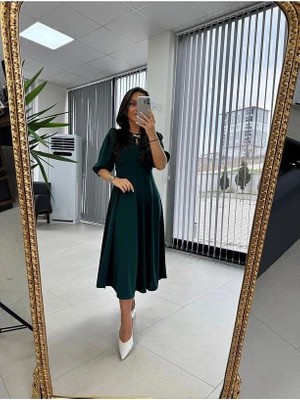 Kadın Kısa Kollu Bisiklet Yaka Fiyonk Broşlu Midi Janjan Krep Elbise