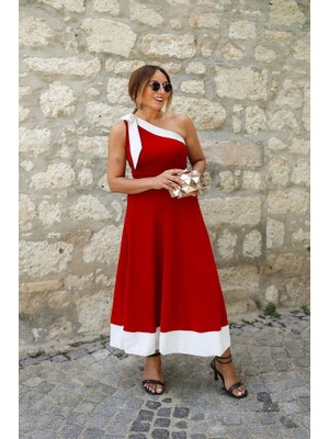 Kadın Tek Omuzu Açık Omuzlardan Kurdela Detaylı Çift Renkli Ithal Krep Elbise