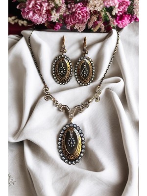 Fayra Accessories Zirkon Taş Işlemeli Tasarım Kolye ve Küpe Seti