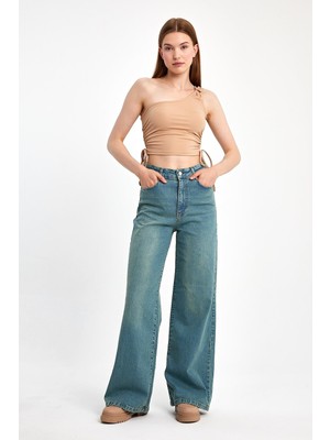 İhraç Pazarı Tek Omuz Halka Detaylı Büzgülü Crop Bluz – Esnek Kumaş, Modern ve Trend Tasarım