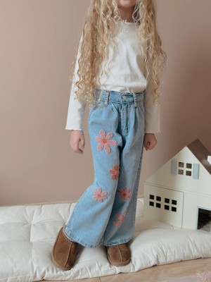 ButumiKids Çiçek Detay Süzene Işlemeli Kız Çocuk Jeans Kot Pantolon