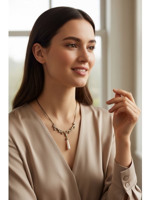 Fayra Accessories Zirkon Taş Işlemeli Tasarım Kolye