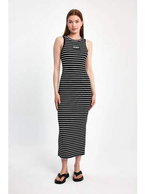 İhraç Pazarı Kadın Çizgili Askılı Midi Elbise Esnek Kumaş Siyah Beyaz Günlük Yazlık Elbise
