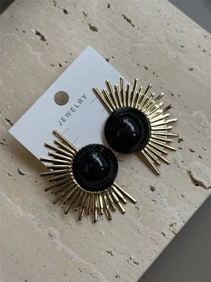 İsmiyle Al Mineli Güneş Küpe - Siyah