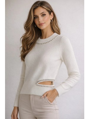 İnce Moda Giyim Zarif Detaylı Triko Kazak Koleksiyonu – Yarım Fermuarlı & Taş Işlemeli Model