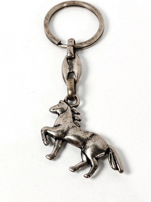 Moncuk Design Şaha Kalkmış At Figürlü Metal Anahtarlık – Güç, Özgürlük ve Zarafeti Bir Arada Taşıyın
