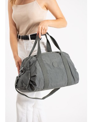 Sanmorris Unısex Büyük Boy Pembe Renkli Krinkıl Kumaş Ayakkabı Bölümlü Çapraz Askılı Spor ve Seyahat Çantası