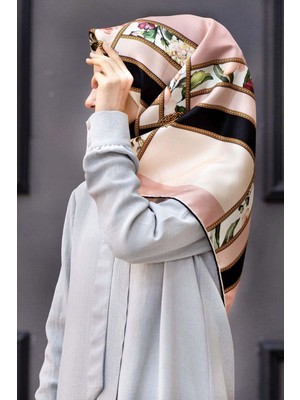 Vissona 100% Twill Ipek Şeritli Çiçek Desenli Pudra - Krem Renkli 90X90 Dikim Şekli : El Dikişi Eşarp