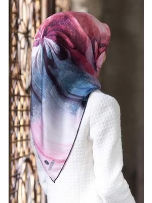 Vissona %100 Twill Ipek Dokulu ve Çiçek Desenli Gül Kurusu - Indigo Renkli 90X90 Eşarp Dikim Şekli : El Dikişi