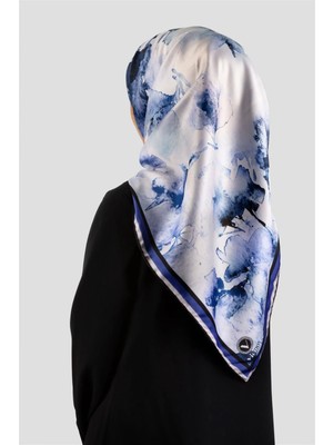 Violla Rayon Sulu Boya Çiçek Desenli Indigo Renkli 90X90 Dikim Şekli : El Dikişi Eşarp (Ipek Içermez)