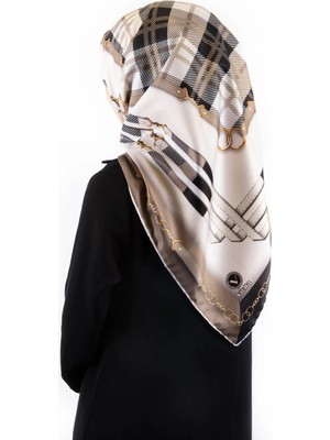 Violla Twill Ekoseli ve Zincir Desenli Bej Renkli 90X90 Eşarp (Ipek Içermez) Dikim Şekli : El Dikişi