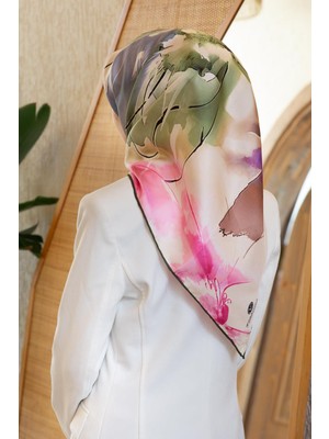 Vissona %100 Twill Ipek Sulu Boya Çiçek Desenli Haki Renkli 90X90 Eşarp Dikim Şekli : El Dikişi