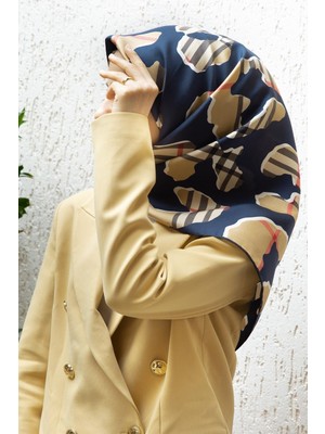 Vissona %100 Twill Ipek Leopar Desenli Lacivert - Bej Renkli 90X90 Eşarp Dikim Şekli : El Dikişi