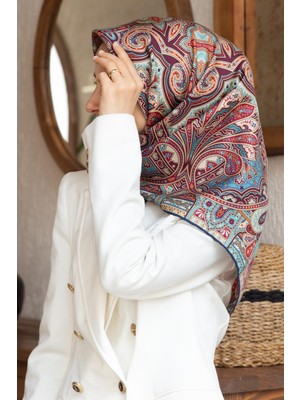 Vissona 100% Twill Ipek Etnik Desenli Lacivert Renkli 90X90 Dikim Şekli : El Dikişi Eşarp