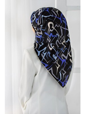 Vissona % 57 Ipek % 43 Viskon Twill Ipek Soyut Geometrik Desenli Indigo - Gri Renkli 90X90 Eşarp Dikim Şekli : El Dikişi