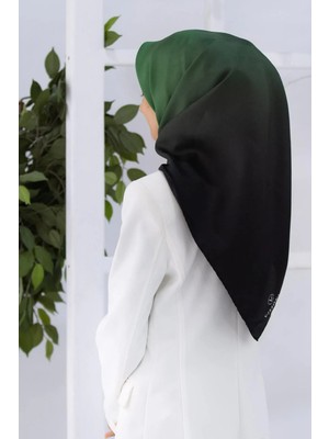 Vissona % 57 Ipek % 43 Viskon Twill Ipek Degrade Desenli Zümrüt Yeşili Renkli 90X90 Eşarp Dikim Şekli : El Dikişi