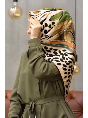 Vissona %100 Twill Ipek Amazon Desenli Haki Yeşili - Bakır Renkli 90X90 Eşarp Kenar Dikiş Şekli El Dikişli