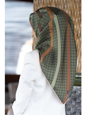 Vissona %57 Ipek %43 Viskon Twill Ipek Monogram ve Şerit Desenli Haki - Taba  Renkli 90X90 Eşarp Dikim Şekli : El Dikişi