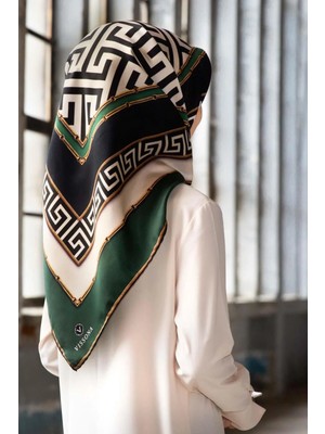 Vissona %100 Twill Ipek Labirent ve Geometrik Desenli Zümrüt Yeşili - Siyah Renkli 90X90 Eşarp Dikim Şekli : El Dikişi
