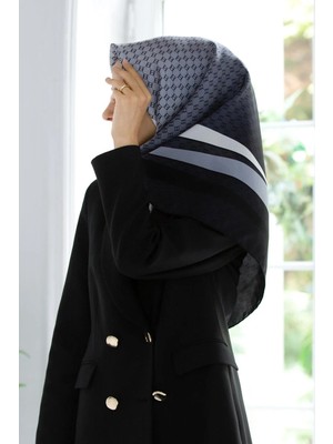 Vissona % 57 Ipek % 43 Viskon Twill Ipek Degrade Desenli Siyah - Krem Renkli 90X90 Eşarp Dikim Şekli : El Dikişi