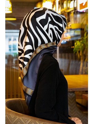 Vissona % 57 Ipek % 43 Viskon Twill Ipek Zebra Desenli Gri - Gold Renkli 90X90 Eşarp Dikim Şekli : El Dikişi