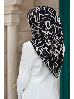 Vissona % 57 Ipek % 43 Viskon Twill Ipek Soyut Geometrik Desenli Siyah - Krem Renkli 90X90 Eşarp Dikim Şekli : El Dikişi