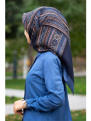 Vissona %100 Twill Ipek Etnik Desenli Indigo - Lacivert Renkli 90X90 Eşarp Dikim Şekli : El Dikişi