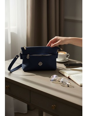 Rafiel Lacivert Kadın El ve Omuz Çantası - Gold Detaylı Çok Bölmeli Portföy Çanta