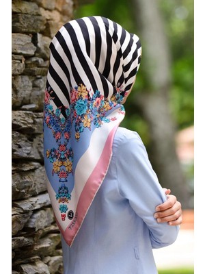 Vissona %100 Twill Ipek Çıtır Çiçekli ve Çizgi Desenli Pudra - Bebe Mavisi Renkli 90X90 Eşarp Dikim Şekli : El Dikişi