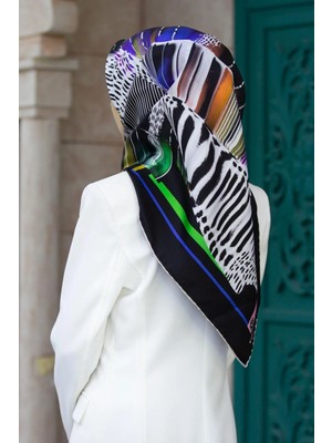 Vissona %100 Twill Ipek Geometrik Desenli Siyah - Turuncu Renkli 90X90 Eşarp Dikim Şekli : El Dikişi