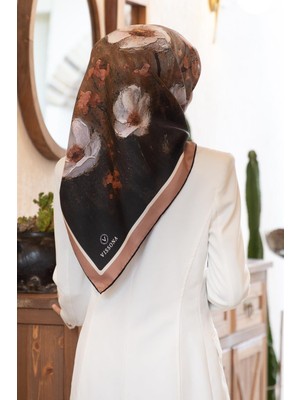 Vissona %100 Twill Ipek Yağlı Boya Çiçek Desenli Bej Renkli 90X90 Eşarp Dikim Şekli : El Dikişi