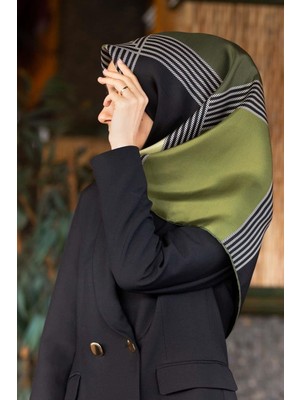 Vissona % 57 Ipek % 43 Viskon Twill Ipek Geometrik Desenli Haki Renkli 90X90 Eşarp Dikim Şekli : El Dikişi