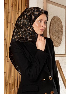 Vissona %100 Twill Ipek Çizgi Desenli Siyah - Gold Renkli 90X90 Eşarp Dikim Şekli : El Dikişi
