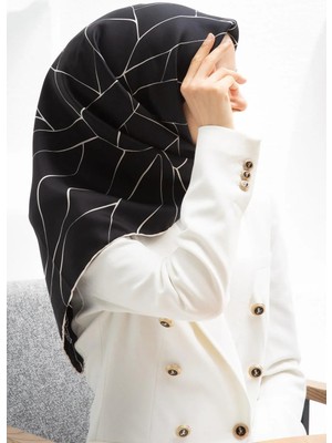 Vissona %100 Twill Ipek Çizgi Desenli Siyah Krem Renkli 90X90 Eşarp Dikim Şekli : El Dikişi