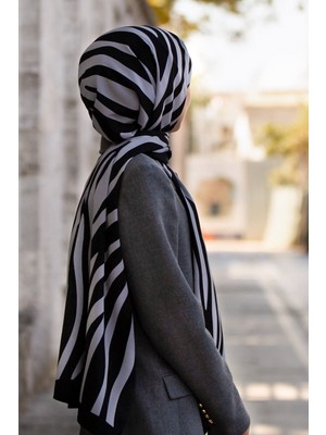 Vissona Lüks Medine Ipeği Zebra Desenli Siyah - Gri Renkli 75X195 Kırışmaz Şal Moss Krep Dikiş Tipi Italyan Dikişli