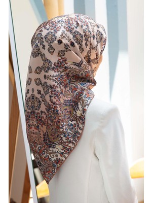 Vissona %100 Twill Ipek Şal Desenli Bakır Renkli 90X90 Eşarp Dikim Şekli : El Dikişi