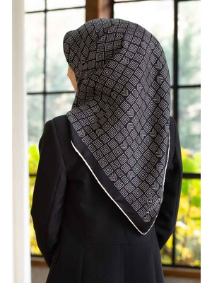 Vissona %57 Ipek %43 Viskon Twill Ipek Etnik Motif Desenli Siyah - Krem  Renkli 90X90 Eşarp Dikim Şekli : El Dikişi