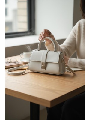 Rafiel Modern Tasarım Krem Baget Çanta - Özel Gold Kilit Detaylı El Çantası