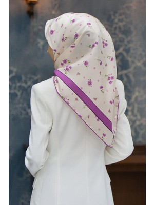 Vissona 100% Twill Ipek Bordürlü Çıtır Çiçek Desenli Mürdüm Renkli 90X90 Dikim Şekli : El Dikişi Eşarp