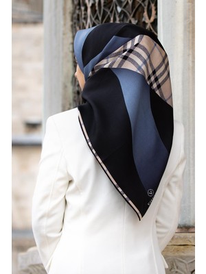 Vissona % 57 Ipek % 43 Viskon Twill Ipek Ekose Desenli Indigo - Siyah Renkli 90X90 Eşarp Dikim Şekli : El Dikişi