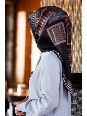 Vissona %100 Twill Ipek Kazakayaklı ve Ekose Desenli Siyah - Pudra Renkli 90X90 Eşarp Dikim Şekli : El Dikişi