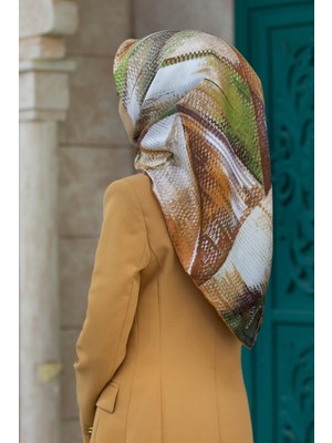 Vissona %100 Twill Ipek Efektli ve Geometrik Desenli Haki - Taba Renkli 90X90 Eşarp Dikim Şekli : El Dikişi