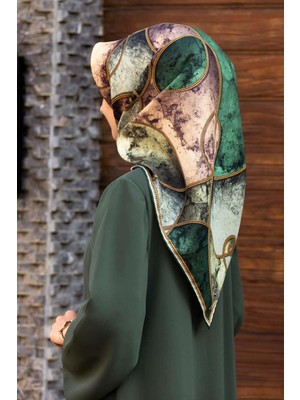 Vissona % 57 Ipek % 43 Viskon Twill Ipek Zincirli Mermer Desenli Zümrüt Yeşili - Haki Renkli 90X90 Eşarp Dikim Şekli : El Dikişi