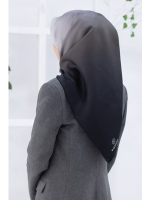 Vissona % 57 Ipek % 43 Viskon Twill Ipek Degrade Desenli Siyah - Gri Renkli 90X90 Eşarp Dikim Şekli : El Dikişi