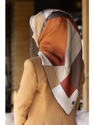 Vissona %100 Twill Ipek Geometrik Desenli Turuncu - Vizon  Renkli 90X90 Eşarp Dikim Şekli : El Dikişi
