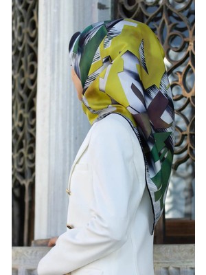 Vissona %100 Twill Ipek Geometrik Desenli Sarı - Benetton Yeşili Renkli 90X90 Eşarp Dikim Şekli : El Dikişi