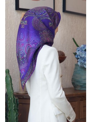 Vissona %100 Twill Ipek Şal Desenli Mor Renkli 90X90 Eşarp Dikim Şekli : El Dikişi