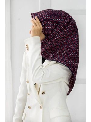Vissona %100 Twill Ipek Zincir Desenli Lacivert - Kırmızı Renkli 90X90 Eşarp Kenar Dikiş Şekli El Dikişli