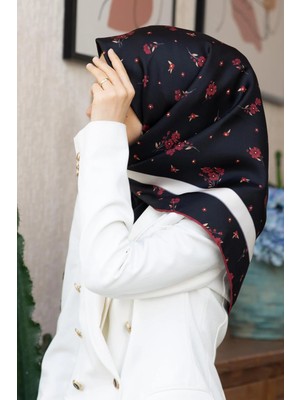Vissona 100% Twill Ipek Bordürlü Çıtır Çiçek Desenli Siyah - Bordo Renkli 90X90 Dikim Şekli : El Dikişi Eşarp